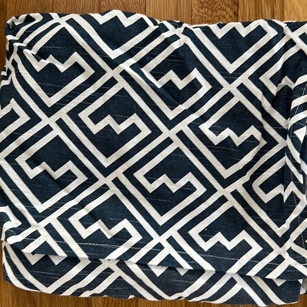 NWOT dog crate cover. Custom made and purchased on Etsy
